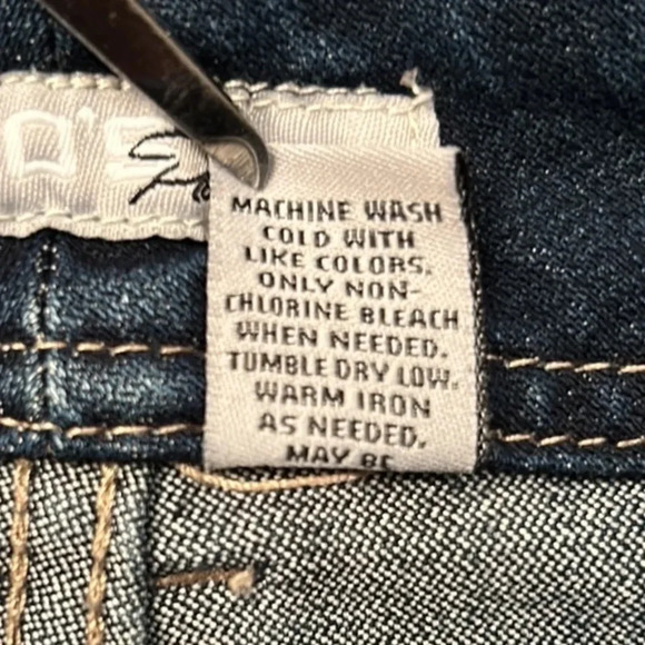 Chico’s Platinum Claire Crop Jeans Size 4 - Picture 7 of 10